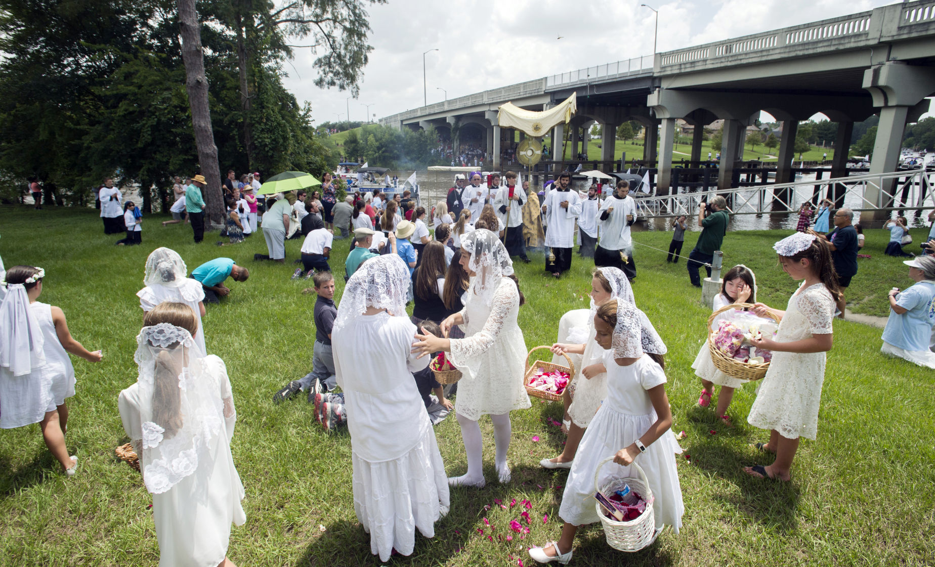 ACA.eucharisticprocession053.081618
